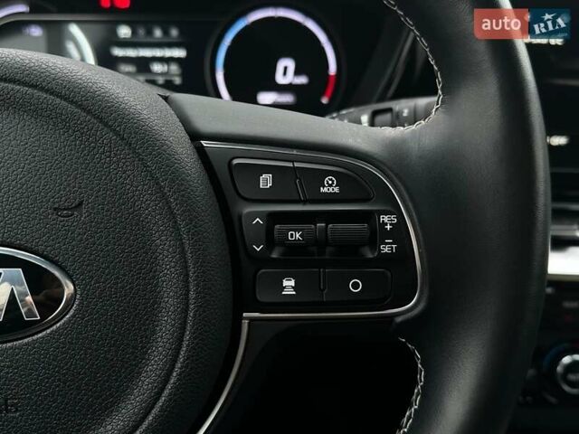 Белый Киа Niro, объемом двигателя 0 л и пробегом 56 тыс. км за 23400 $, фото 5 на Automoto.ua