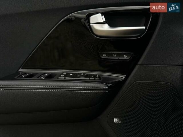 Білий Кіа Niro, об'ємом двигуна 0 л та пробігом 35 тис. км за 24400 $, фото 4 на Automoto.ua