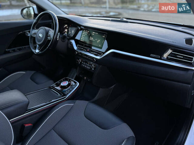 Белый Киа Niro, объемом двигателя 0 л и пробегом 18 тыс. км за 21999 $, фото 47 на Automoto.ua