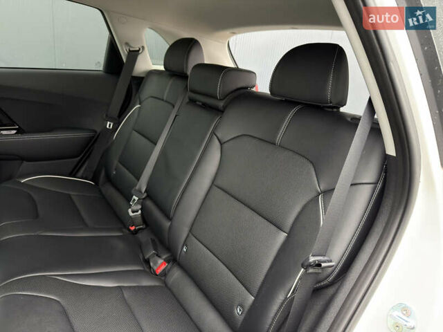 Белый Киа Niro, объемом двигателя 0 л и пробегом 51 тыс. км за 24200 $, фото 29 на Automoto.ua