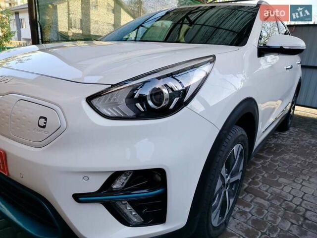 Білий Кіа Niro, об'ємом двигуна 0 л та пробігом 75 тис. км за 19700 $, фото 37 на Automoto.ua
