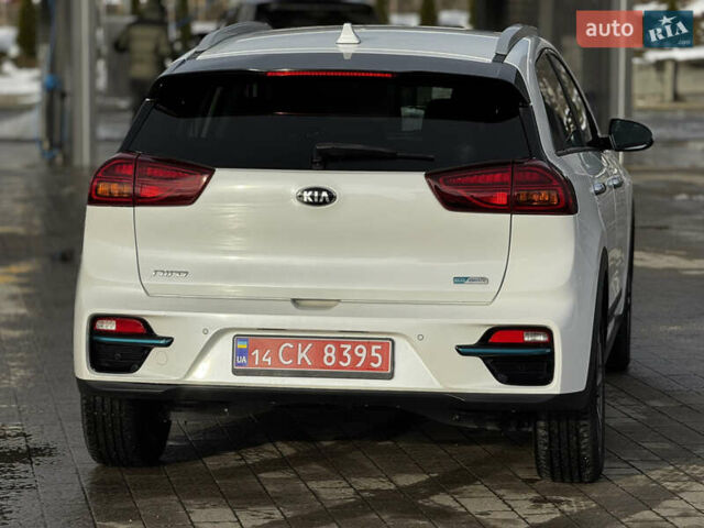 Білий Кіа Niro, об'ємом двигуна 0 л та пробігом 117 тис. км за 19750 $, фото 24 на Automoto.ua