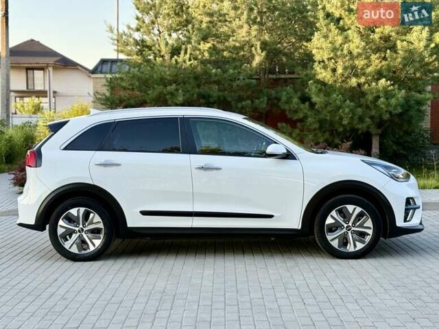 Белый Киа Niro, объемом двигателя 0 л и пробегом 82 тыс. км за 18950 $, фото 12 на Automoto.ua