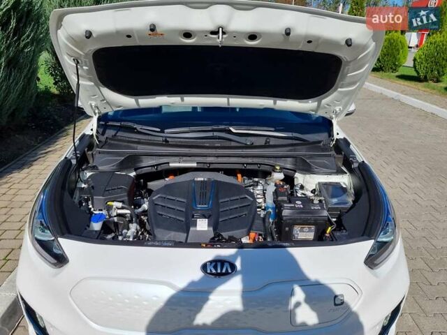 Белый Киа Niro, объемом двигателя 0 л и пробегом 65 тыс. км за 21750 $, фото 28 на Automoto.ua