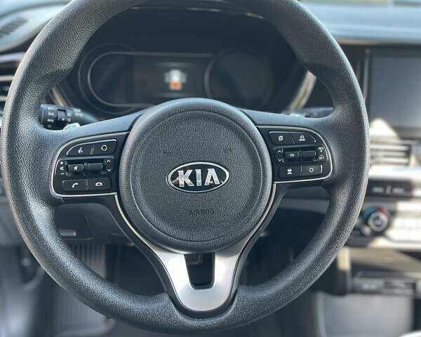 Белый Киа Niro, объемом двигателя 0 л и пробегом 96 тыс. км за 16800 $, фото 52 на Automoto.ua