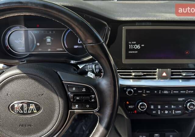 Белый Киа Niro, объемом двигателя 0 л и пробегом 140 тыс. км за 17800 $, фото 59 на Automoto.ua