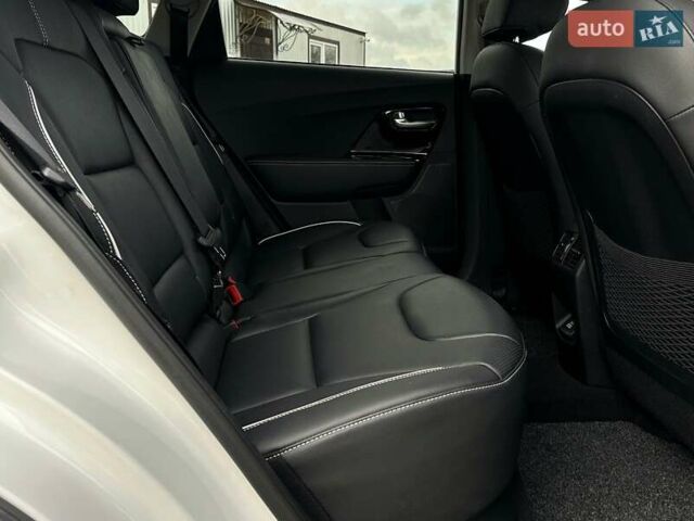 Білий Кіа Niro, об'ємом двигуна 0 л та пробігом 35 тис. км за 24400 $, фото 97 на Automoto.ua