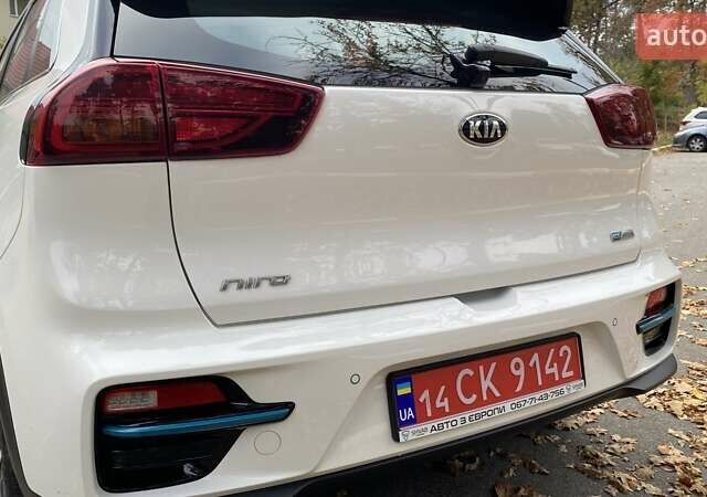 Белый Киа Niro, объемом двигателя 0 л и пробегом 63 тыс. км за 22500 $, фото 16 на Automoto.ua