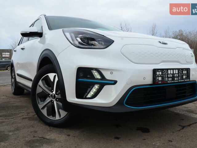 Белый Киа Niro, объемом двигателя 0 л и пробегом 73 тыс. км за 19548 $, фото 19 на Automoto.ua