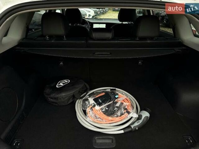 Білий Кіа Niro, об'ємом двигуна 0 л та пробігом 62 тис. км за 24500 $, фото 80 на Automoto.ua