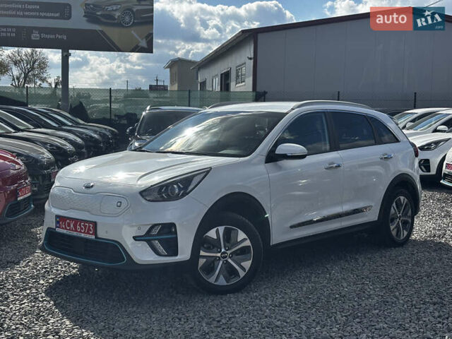 Белый Киа Niro, объемом двигателя 0 л и пробегом 53 тыс. км за 19999 $, фото 5 на Automoto.ua