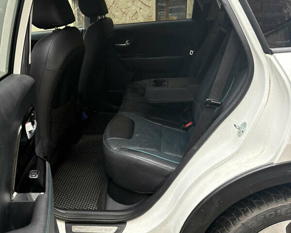 Білий Кіа Niro, об'ємом двигуна 0 л та пробігом 52 тис. км за 20500 $, фото 14 на Automoto.ua