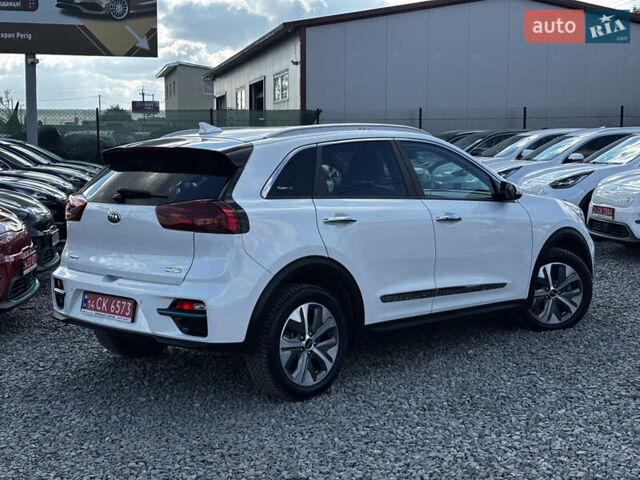 Белый Киа Niro, объемом двигателя 0 л и пробегом 53 тыс. км за 19999 $, фото 11 на Automoto.ua