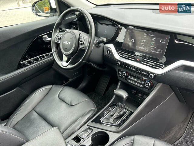Белый Киа Niro, объемом двигателя 1.58 л и пробегом 54 тыс. км за 22900 $, фото 18 на Automoto.ua