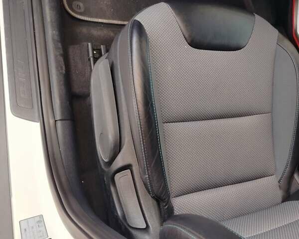 Білий Кіа Niro, об'ємом двигуна 0 л та пробігом 75 тис. км за 19700 $, фото 15 на Automoto.ua