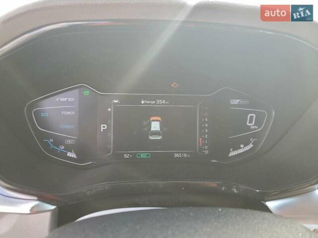 Белый Киа Niro, объемом двигателя 1.6 л и пробегом 58 тыс. км за 4500 $, фото 8 на Automoto.ua