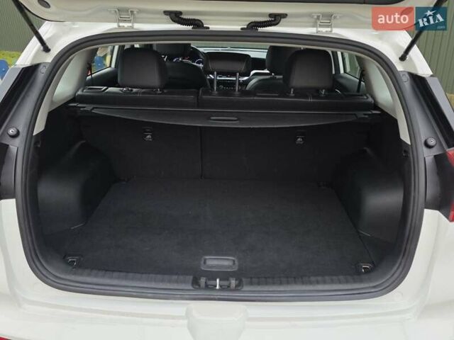 Белый Киа Niro, объемом двигателя 0 л и пробегом 149 тыс. км за 17499 $, фото 31 на Automoto.ua