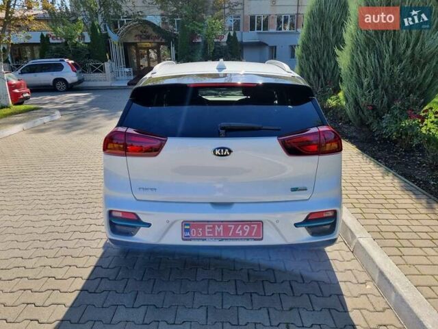 Белый Киа Niro, объемом двигателя 0 л и пробегом 65 тыс. км за 21750 $, фото 4 на Automoto.ua