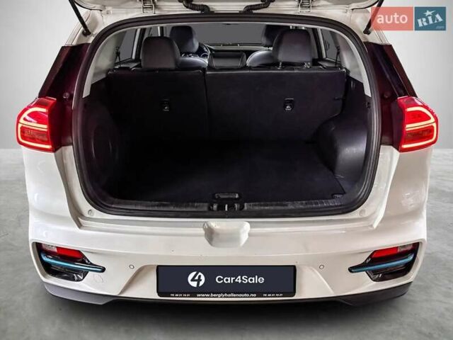 Белый Киа Niro, объемом двигателя 0 л и пробегом 129 тыс. км за 20032 $, фото 10 на Automoto.ua