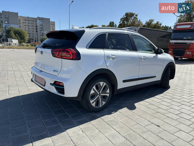 Белый Киа Niro, объемом двигателя 0 л и пробегом 80 тыс. км за 22319 $, фото 6 на Automoto.ua