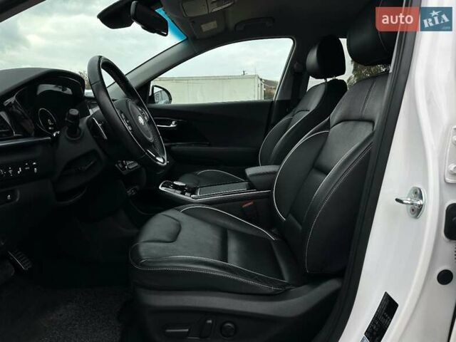 Білий Кіа Niro, об'ємом двигуна 0 л та пробігом 62 тис. км за 24500 $, фото 41 на Automoto.ua