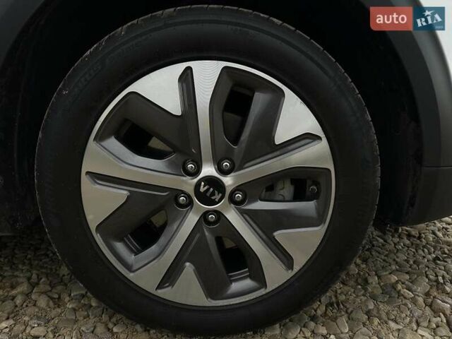 Белый Киа Niro, объемом двигателя 0 л и пробегом 62 тыс. км за 23500 $, фото 31 на Automoto.ua