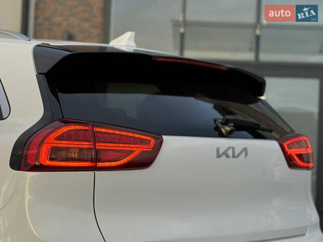 Белый Киа Niro, объемом двигателя 0 л и пробегом 113 тыс. км за 17800 $, фото 22 на Automoto.ua
