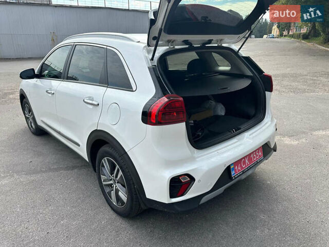 Белый Киа Niro, объемом двигателя 1.6 л и пробегом 40 тыс. км за 25150 $, фото 11 на Automoto.ua