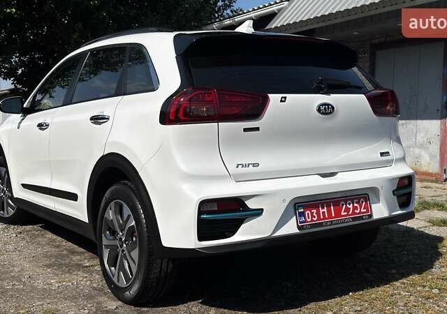 Белый Киа Niro, объемом двигателя 0 л и пробегом 140 тыс. км за 17800 $, фото 24 на Automoto.ua