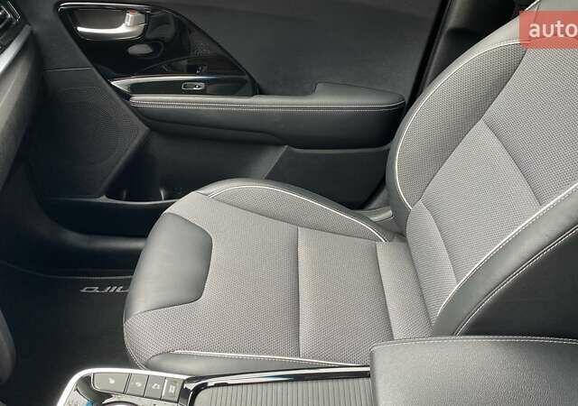 Белый Киа Niro, объемом двигателя 0 л и пробегом 63 тыс. км за 22500 $, фото 21 на Automoto.ua