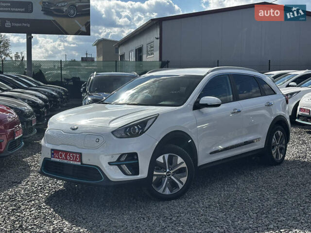 Белый Киа Niro, объемом двигателя 0 л и пробегом 53 тыс. км за 19999 $, фото 3 на Automoto.ua