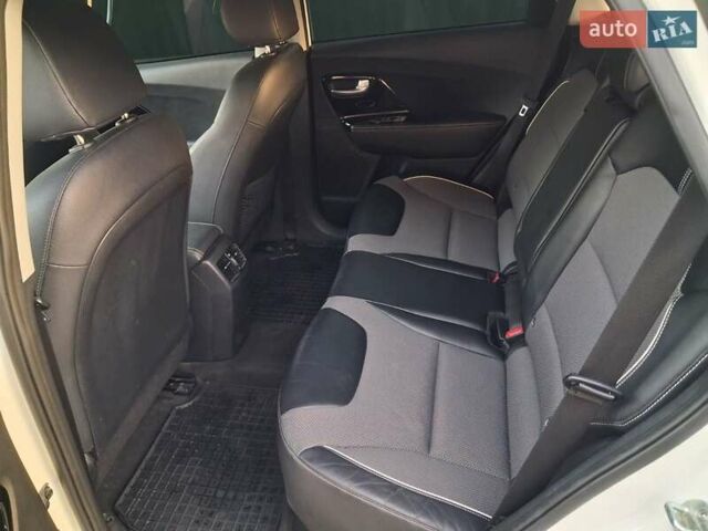 Белый Киа Niro, объемом двигателя 0 л и пробегом 78 тыс. км за 20400 $, фото 10 на Automoto.ua