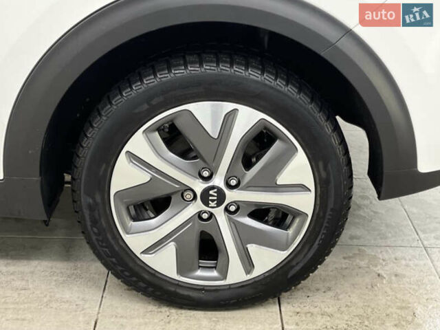 Белый Киа Niro, объемом двигателя 0 л и пробегом 164 тыс. км за 17750 $, фото 73 на Automoto.ua