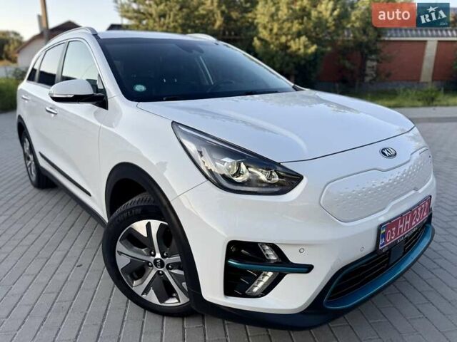 Белый Киа Niro, объемом двигателя 0 л и пробегом 82 тыс. км за 18950 $, фото 4 на Automoto.ua