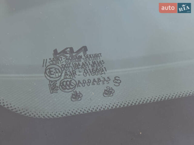 Белый Киа Niro, объемом двигателя 0 л и пробегом 113 тыс. км за 17800 $, фото 33 на Automoto.ua