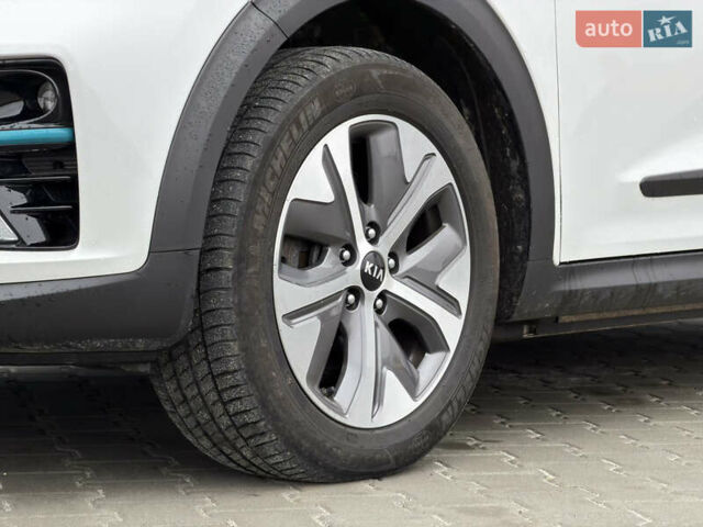 Белый Киа Niro, объемом двигателя 0 л и пробегом 51 тыс. км за 24200 $, фото 7 на Automoto.ua