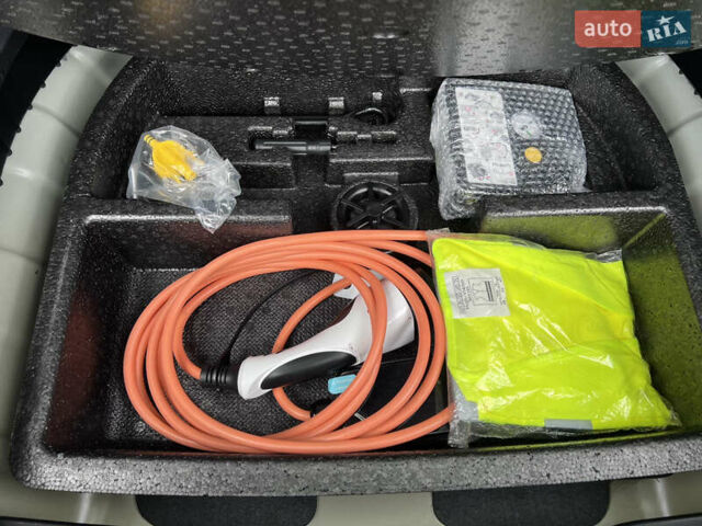 Белый Киа Niro, объемом двигателя 0 л и пробегом 129 тыс. км за 19200 $, фото 13 на Automoto.ua