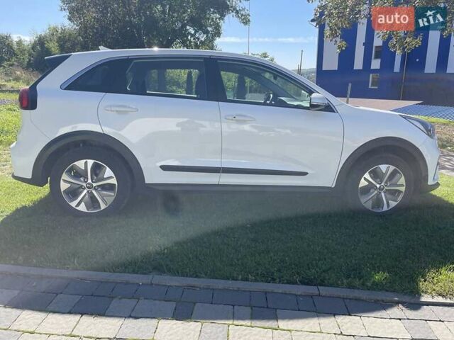 Белый Киа Niro, объемом двигателя 0 л и пробегом 95 тыс. км за 16500 $, фото 33 на Automoto.ua