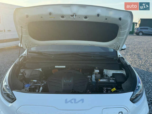 Белый Киа Niro, объемом двигателя 0 л и пробегом 112 тыс. км за 19800 $, фото 22 на Automoto.ua