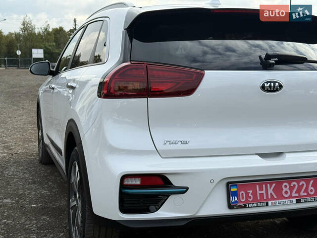 Білий Кіа Niro, об'ємом двигуна 0 л та пробігом 82 тис. км за 23266 $, фото 11 на Automoto.ua