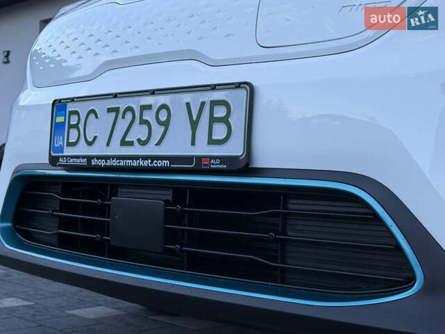 Белый Киа Niro, объемом двигателя 0 л и пробегом 80 тыс. км за 17800 $, фото 19 на Automoto.ua
