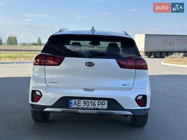 Белый Киа Niro, объемом двигателя 1.58 л и пробегом 18 тыс. км за 25900 $, фото 16 на Automoto.ua