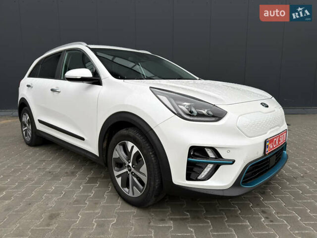 Белый Киа Niro, объемом двигателя 0 л и пробегом 51 тыс. км за 24200 $, фото 45 на Automoto.ua