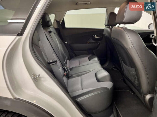 Белый Киа Niro, объемом двигателя 0 л и пробегом 164 тыс. км за 17750 $, фото 67 на Automoto.ua