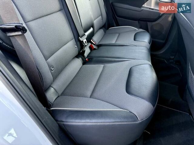 Белый Киа Niro, объемом двигателя 0 л и пробегом 22 тыс. км за 17300 $, фото 26 на Automoto.ua