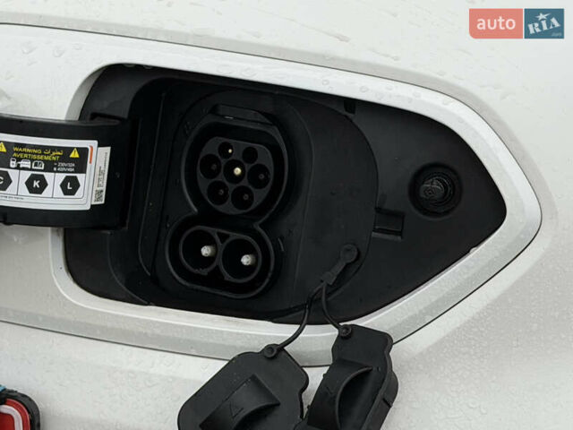 Белый Киа Niro, объемом двигателя 0 л и пробегом 51 тыс. км за 24200 $, фото 8 на Automoto.ua