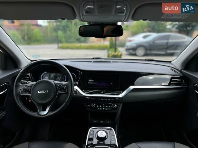 Білий Кіа Niro, об'ємом двигуна 0 л та пробігом 115 тис. км за 17700 $, фото 17 на Automoto.ua