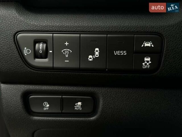 Білий Кіа Niro, об'ємом двигуна 0 л та пробігом 62 тис. км за 24500 $, фото 7 на Automoto.ua