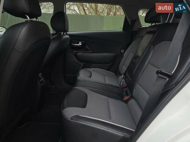 Белый Киа Niro, объемом двигателя 0 л и пробегом 149 тыс. км за 17499 $, фото 28 на Automoto.ua