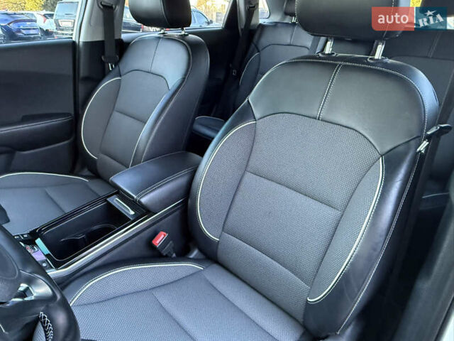 Белый Киа Niro, объемом двигателя 0 л и пробегом 80 тыс. км за 17800 $, фото 48 на Automoto.ua
